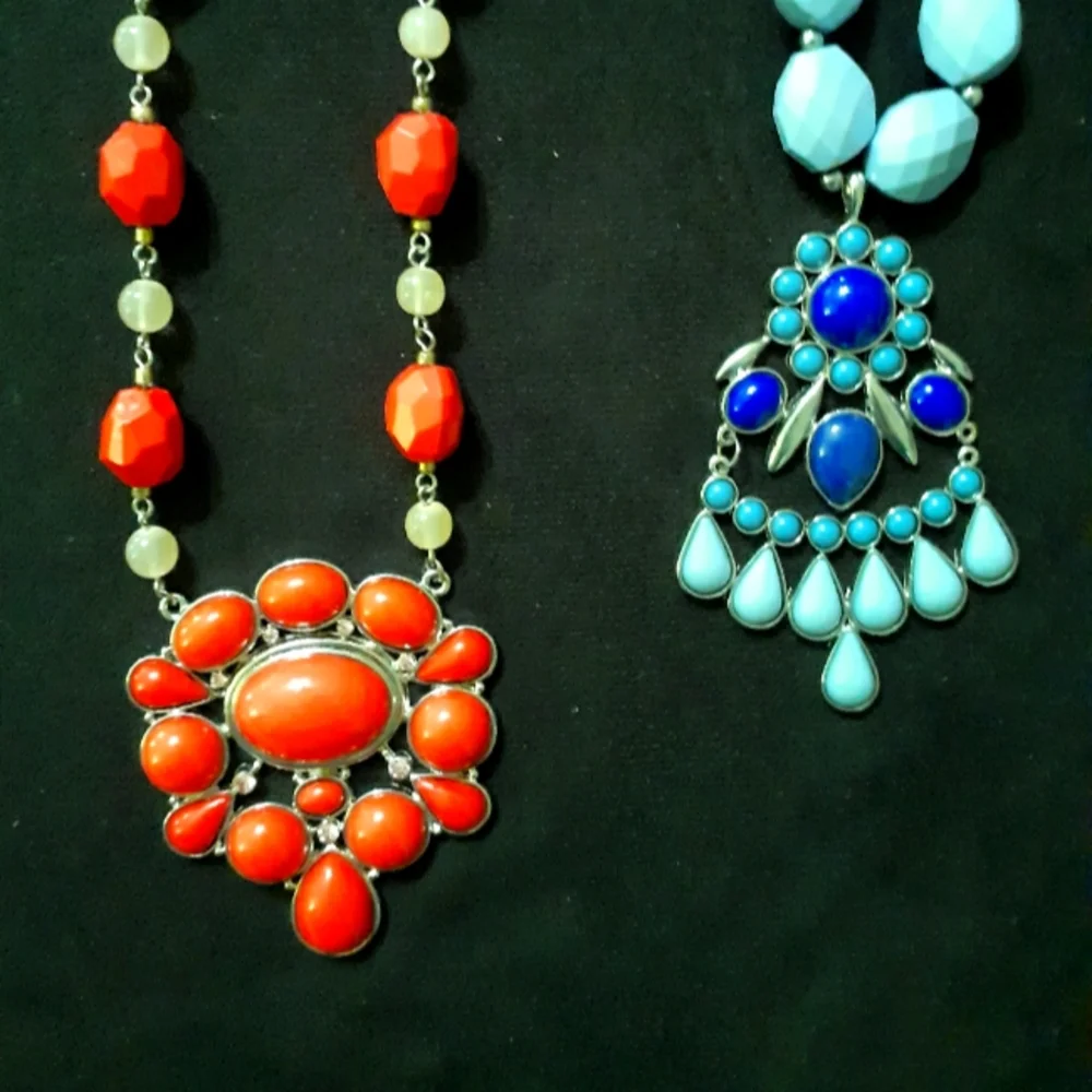 Two necklaces - Picture 1 of 3